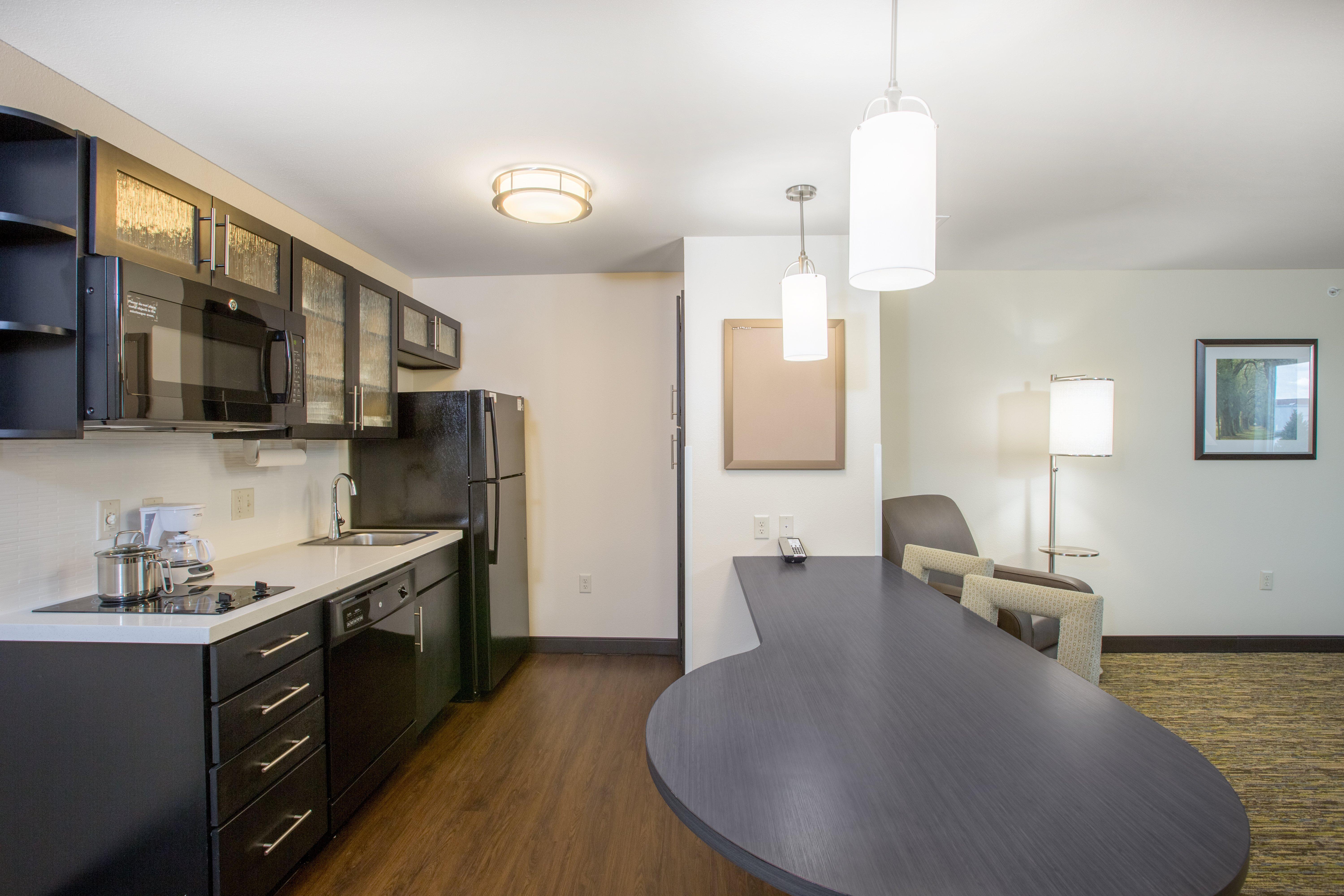 Candlewood Suites בלוויו מראה חיצוני תמונה