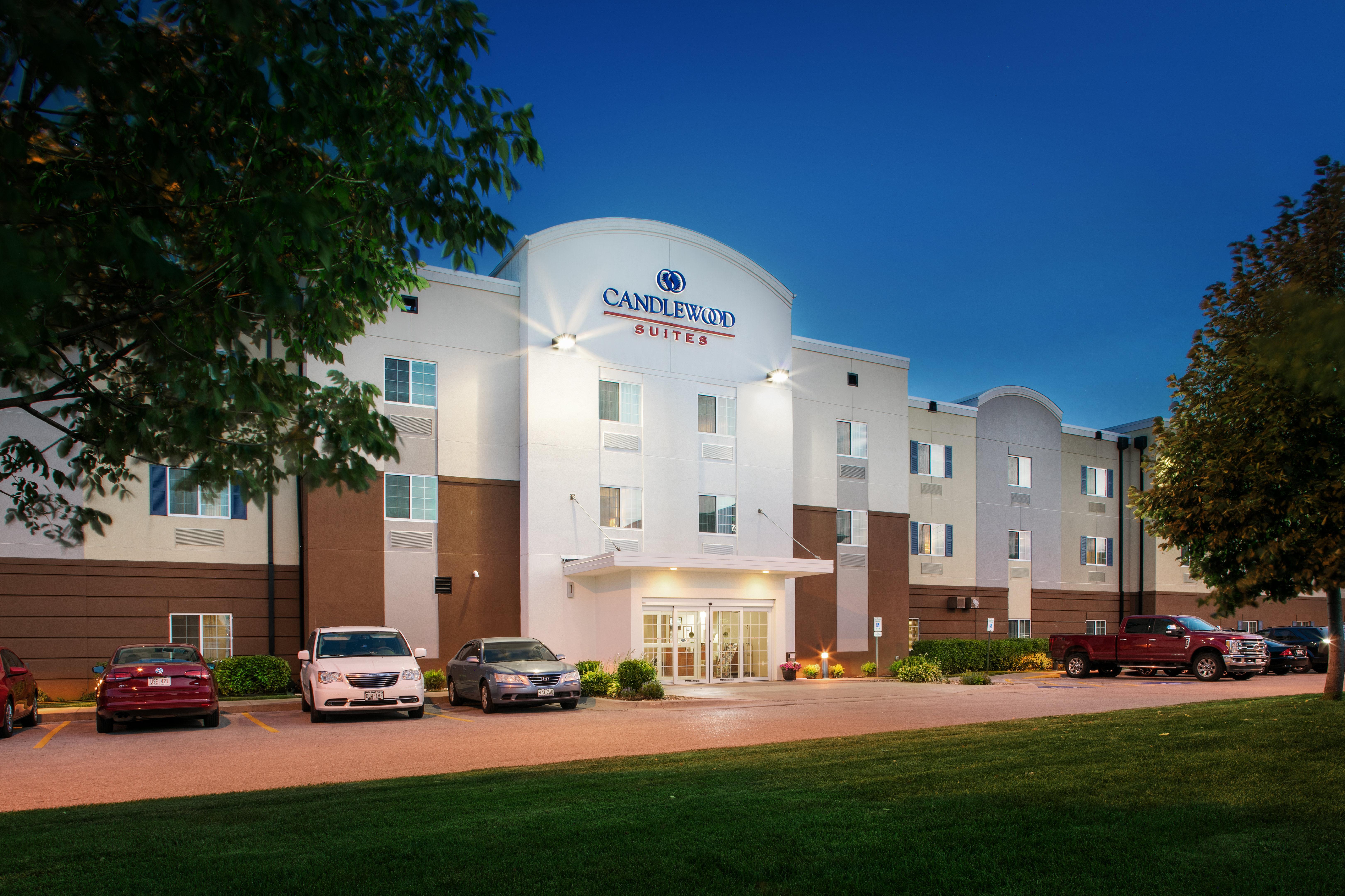 Candlewood Suites בלוויו מראה חיצוני תמונה