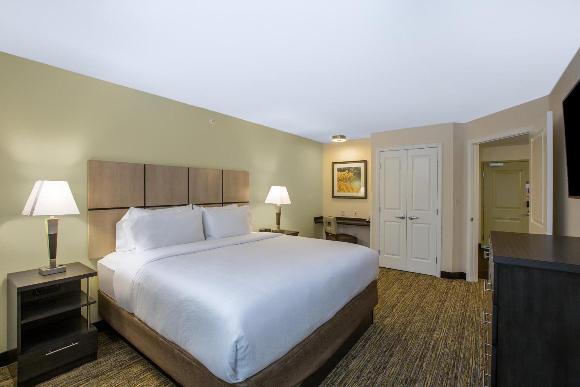 Candlewood Suites בלוויו מראה חיצוני תמונה