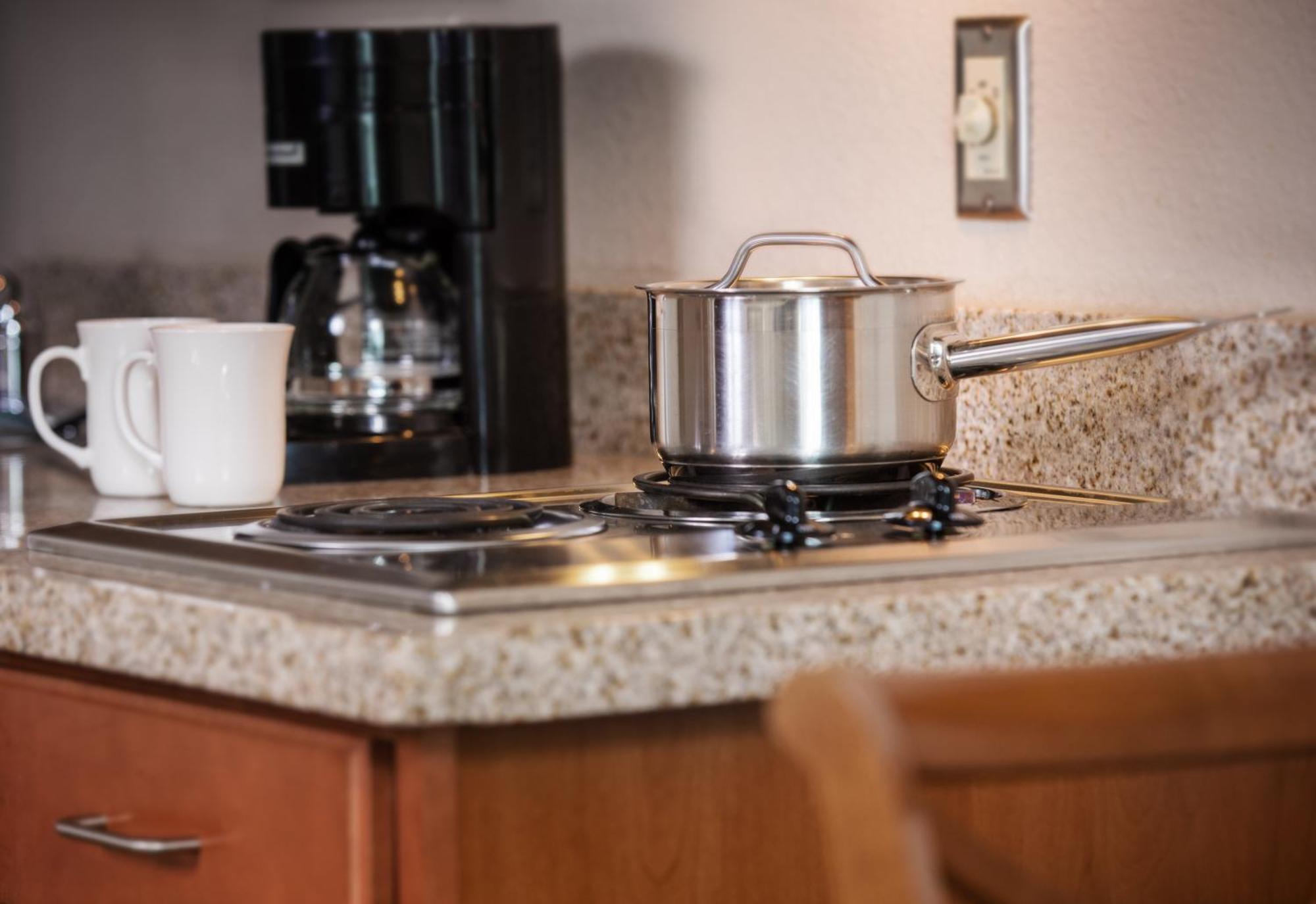 Candlewood Suites בלוויו מראה חיצוני תמונה